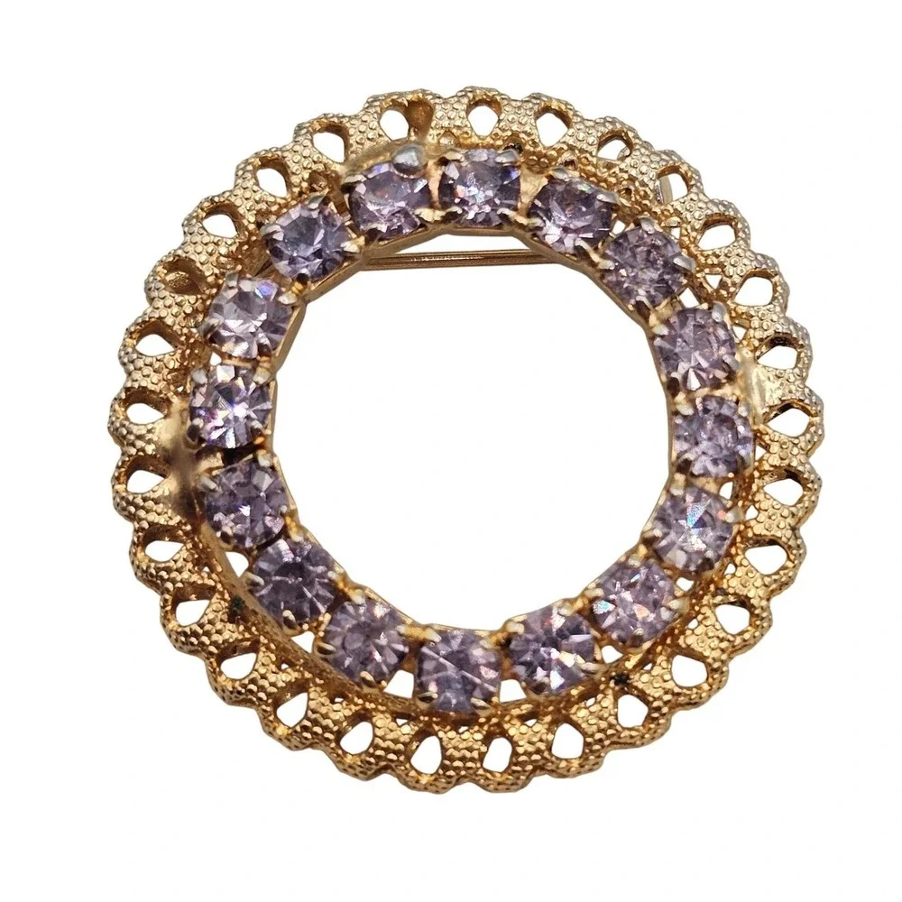 Vintage Purple Rhinestone Brooch Gold Tone Circle‎ Wreath 1.25